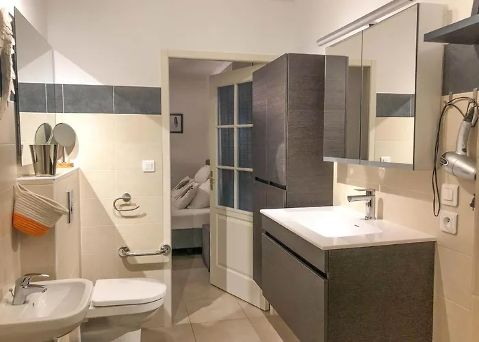 De La Plaine 8 Pers אולטה